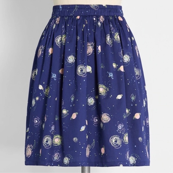 ModCloth Nebula Outer Space Cotton Skater Skirt Elastic
Waist Sz L - Picture 7 of 7